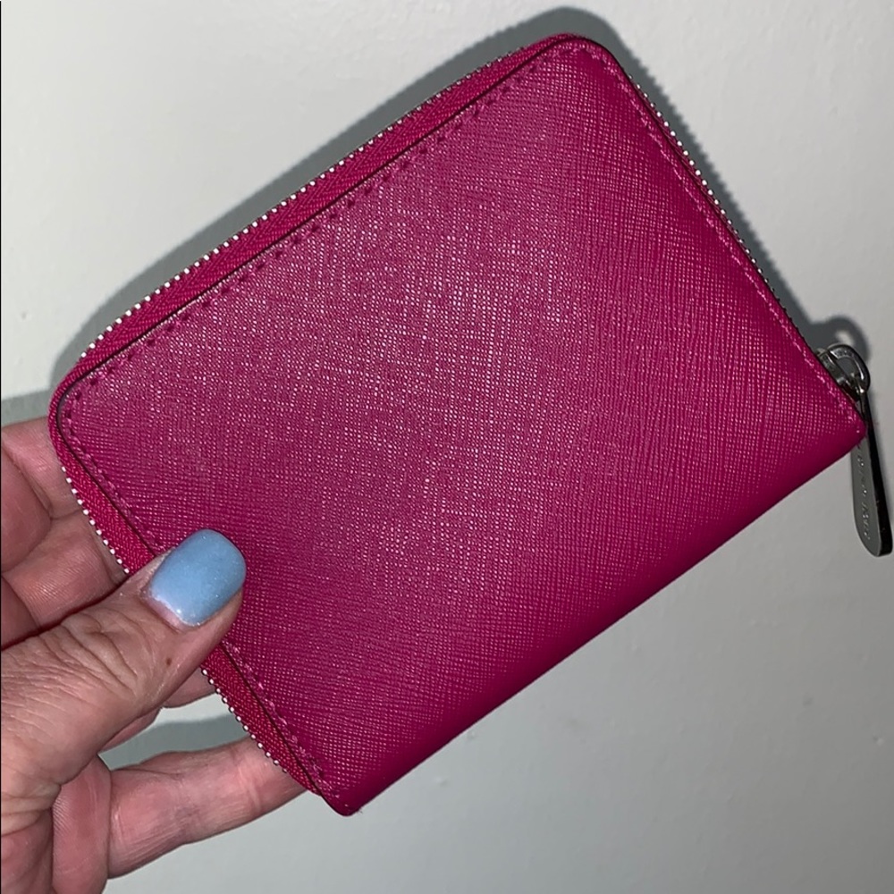 🌸Michael Kors Pink Wallet 🌸 - Picture 2 of 8